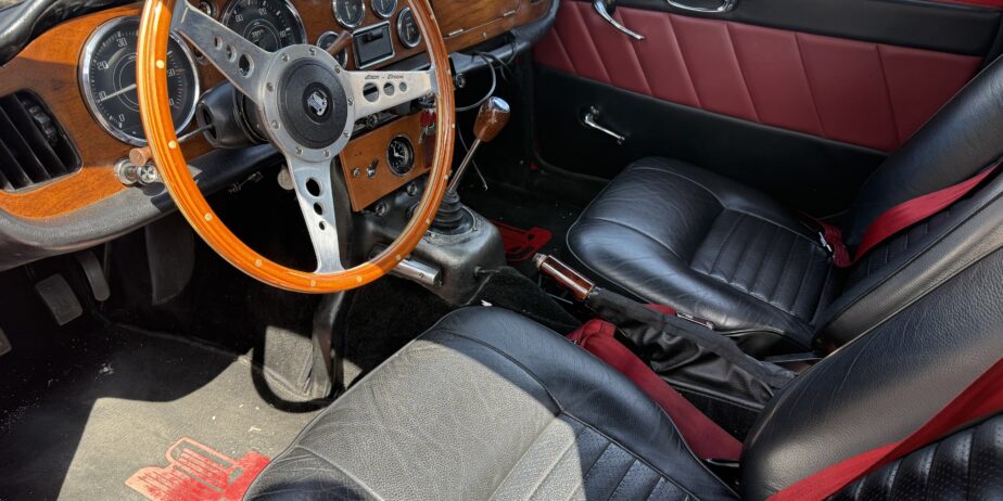 Vente Triumph TR4 A IRS 1965