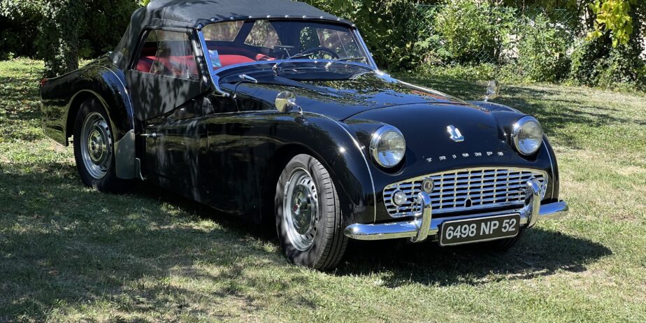 Vends TR3A 1960 noire , intérieur cuir rouge