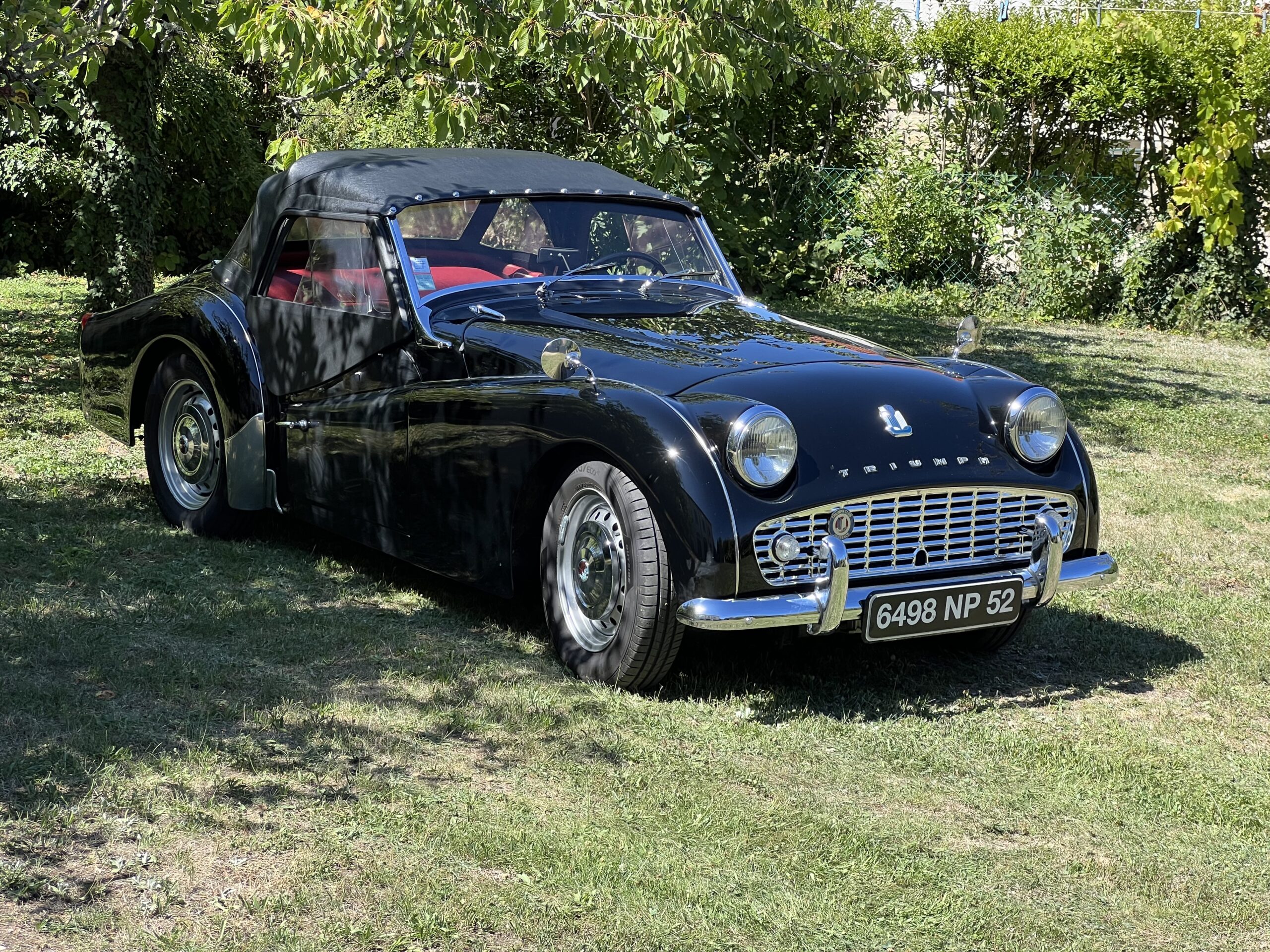 Vends TR3A 1960 noire , intérieur cuir rouge
