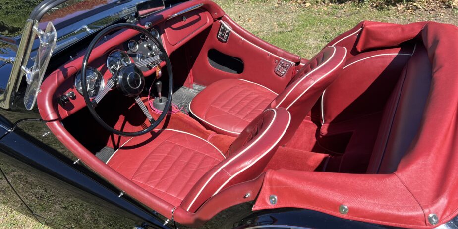 Vends TR3A 1960 noire , intérieur cuir rouge