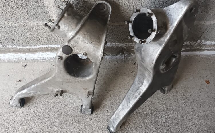 Triangles de suspension ARD et ARG Triumph Stag