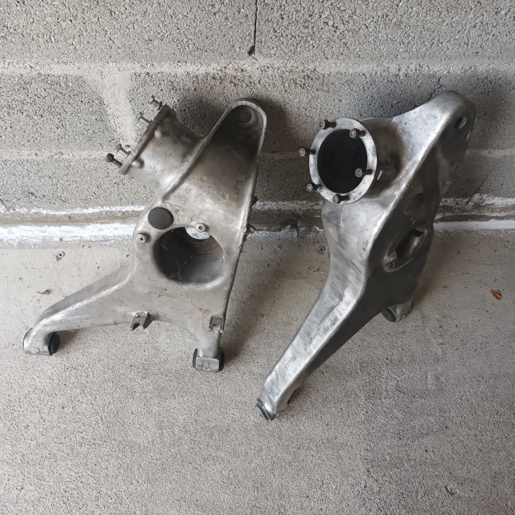 Triangles de suspension ARD et ARG Triumph Stag
