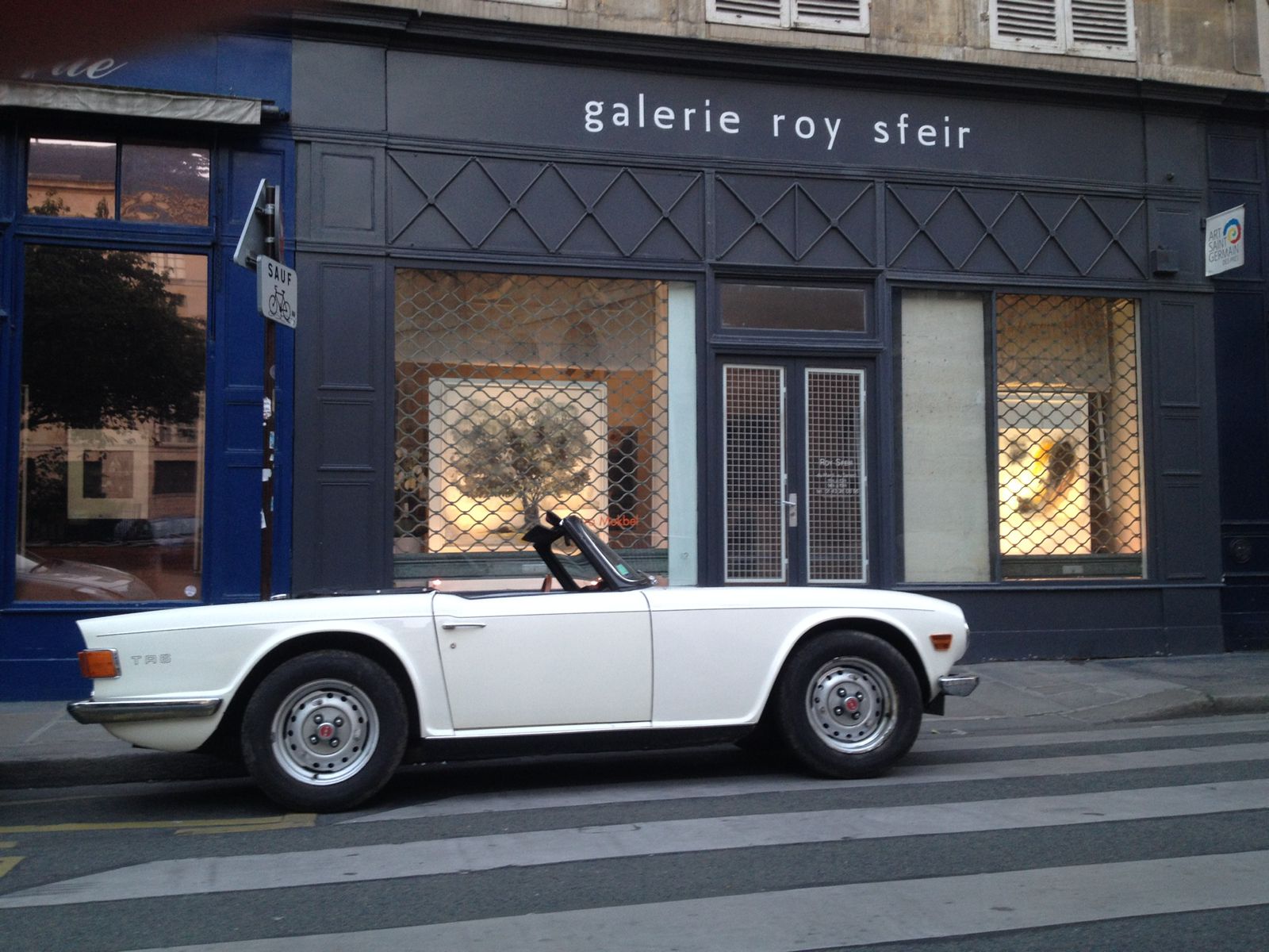 Pour rachat éventuel, recherche l&rsquo;ancienne TR6 de mon oncle : blanche, n° de châssis ICP25378LP , mise en circulation 16 juillet 1969