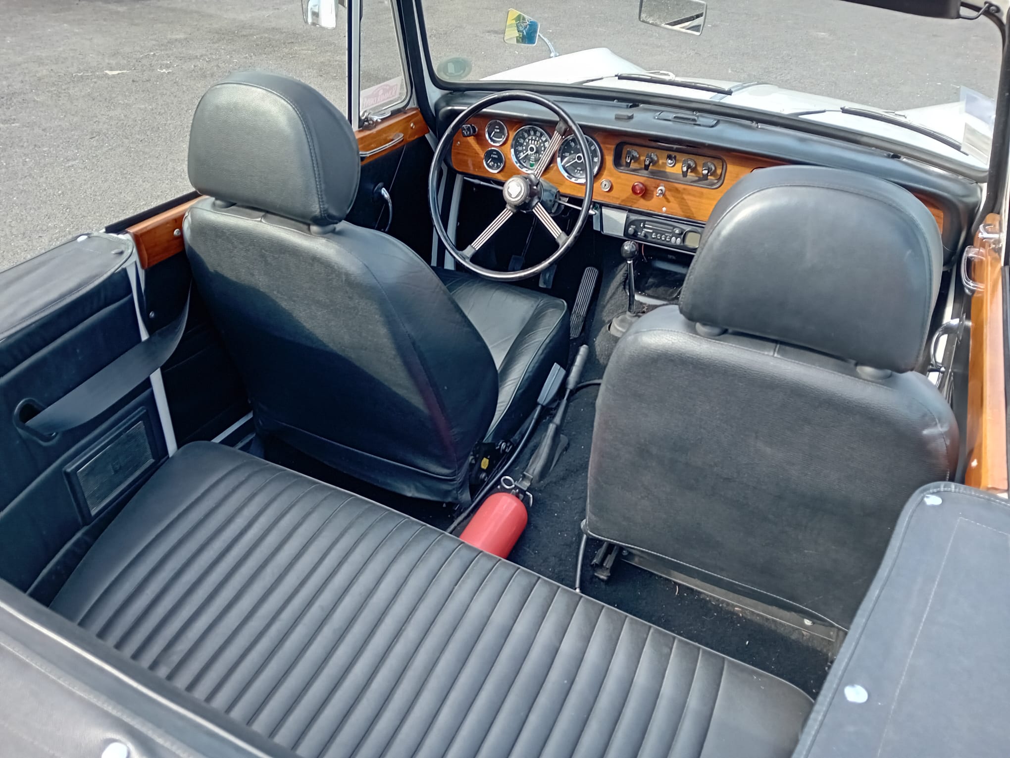 Je vends ma Triumph Vitesse 2 litres Mark II cabriolet de 1971