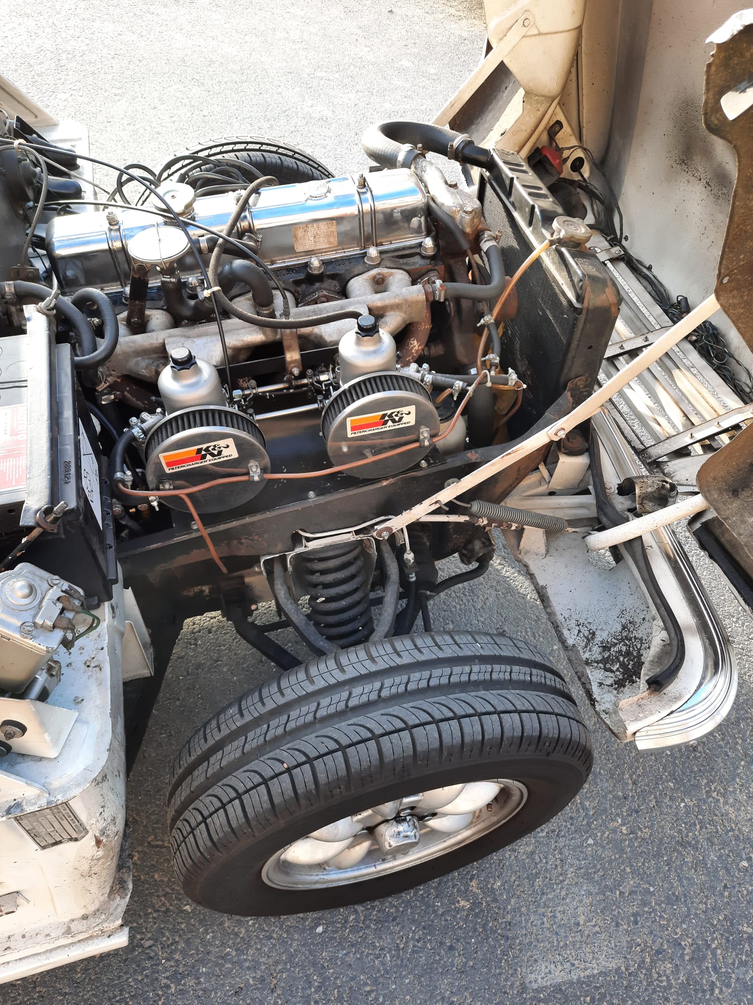 Je vends ma Triumph Vitesse 2 litres Mark II cabriolet de 1971