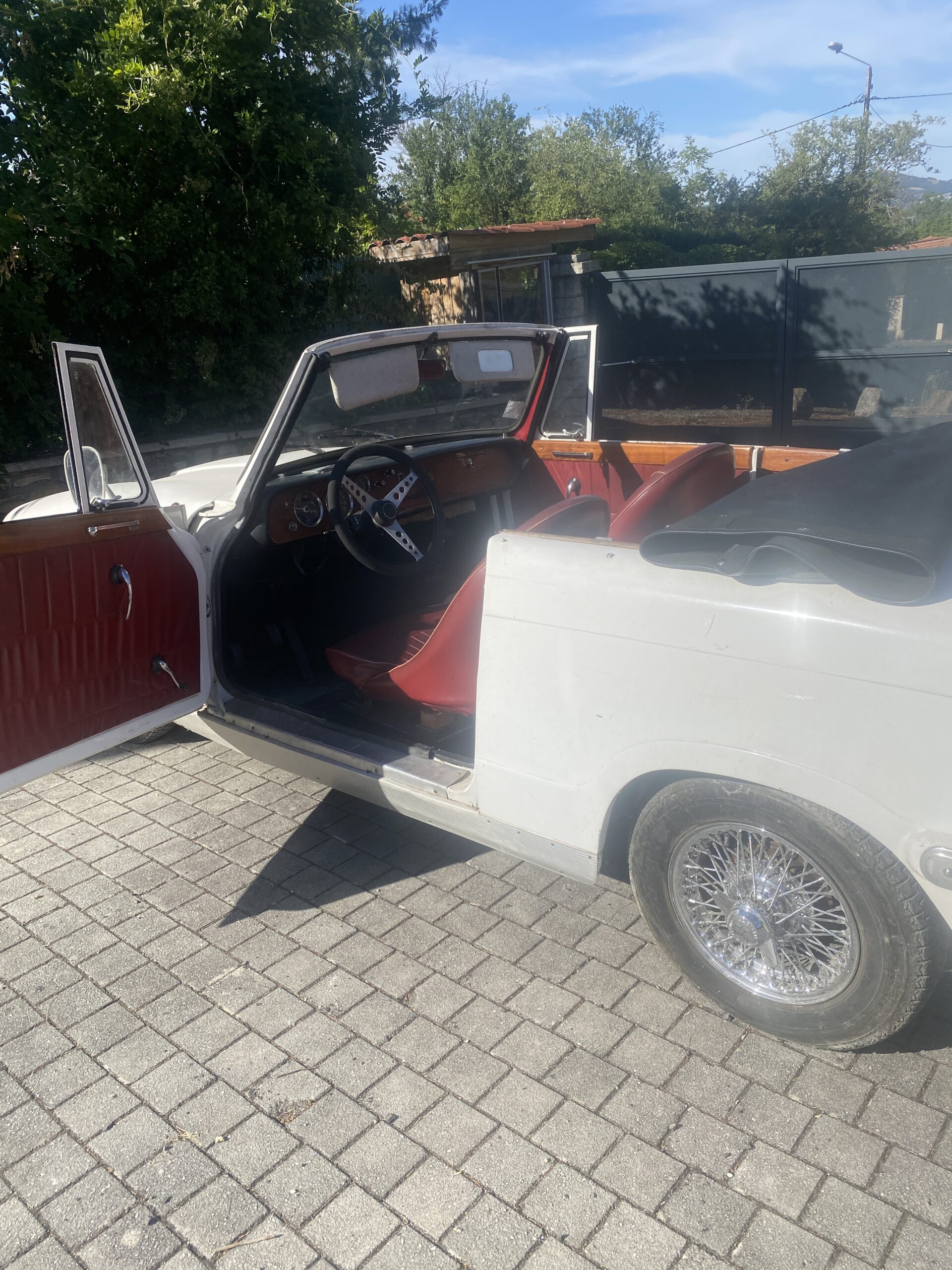 BOND EQUIPE GT4S Cabriolet