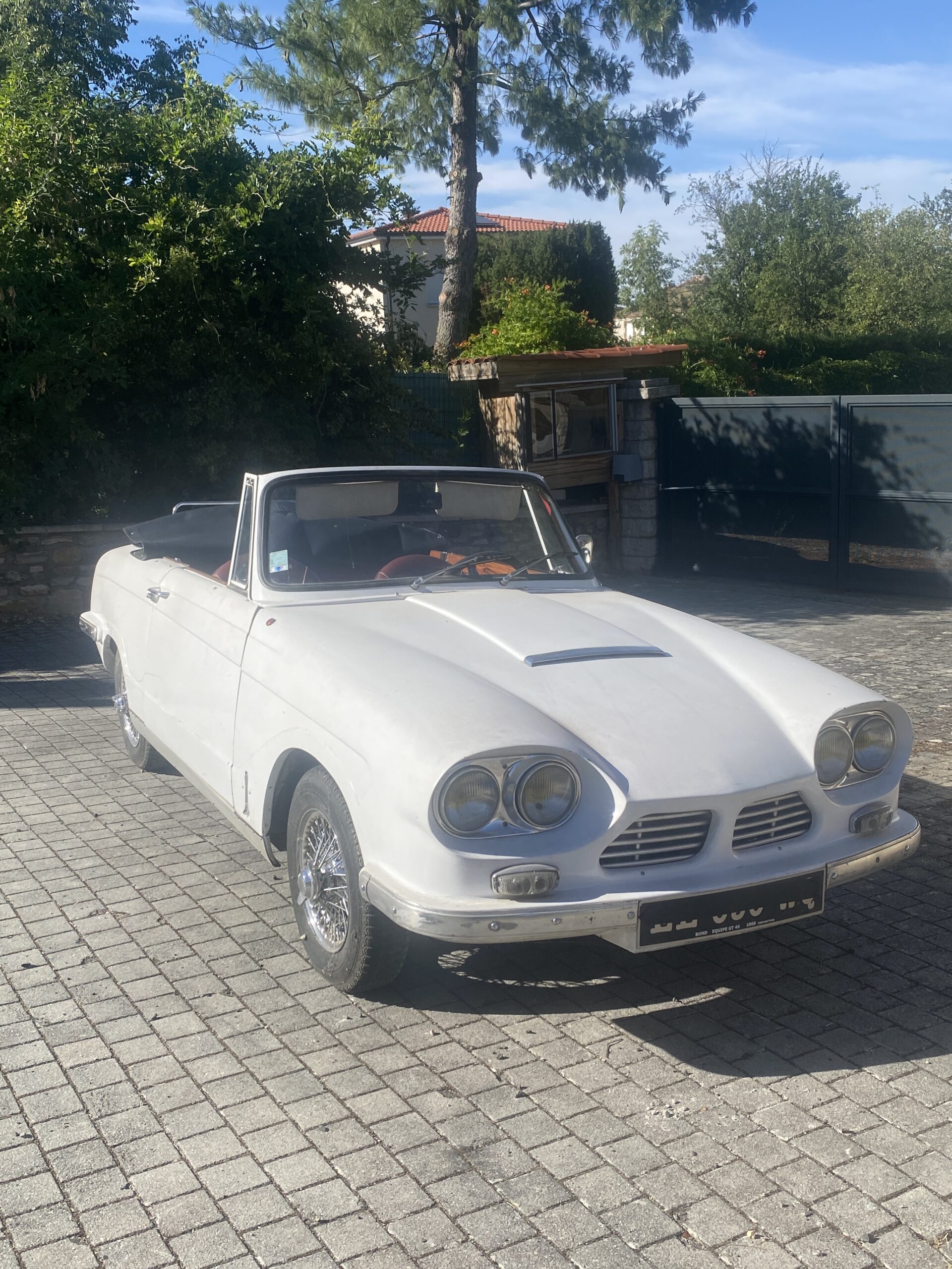 BOND EQUIPE GT4S Cabriolet