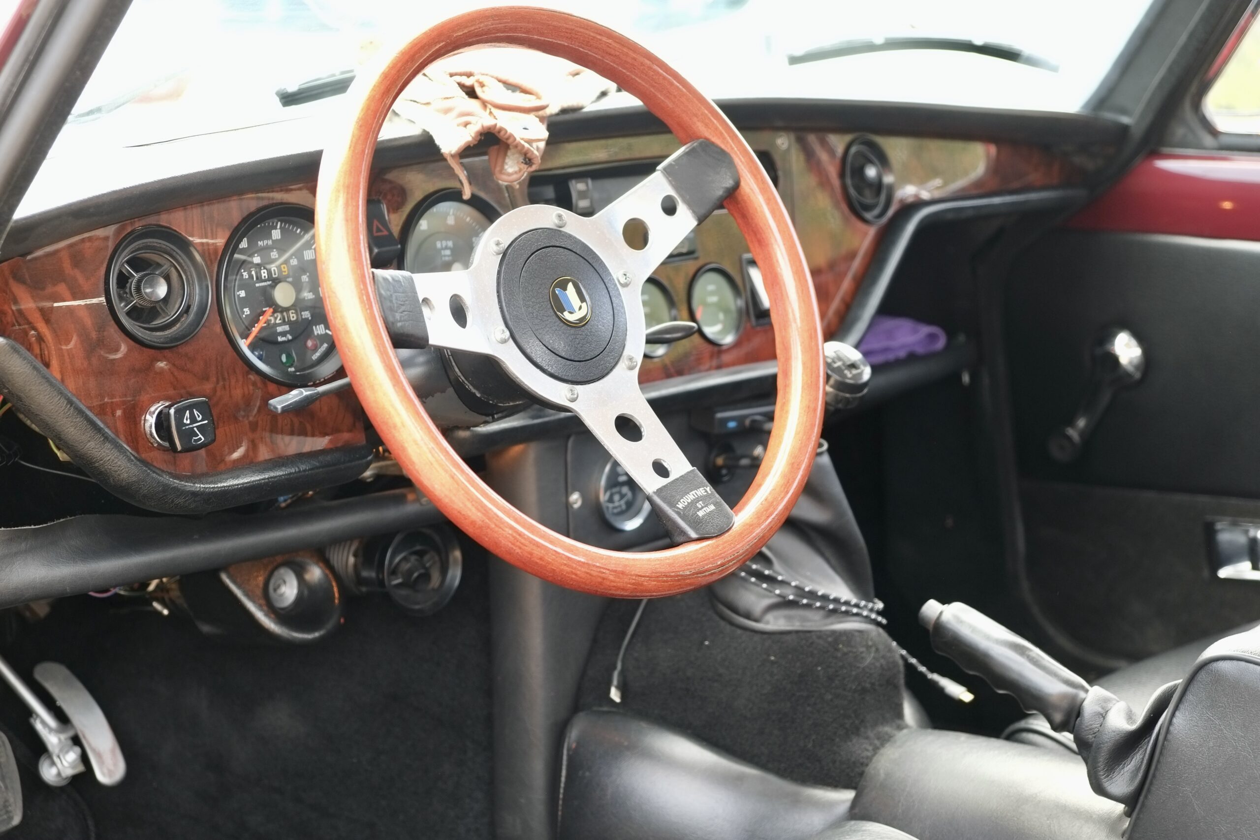 Triumph GT6 MKIII 1973 — Restauration exceptionnelle, conduite à gauche d’origine, Overdrive, état irréprochable